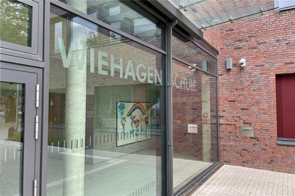 Neubau der Wiehagen-Doppelturnhalle: Bund schießt 3 Millionen Euro zu Freude an der Wiehagenschule Stockumer Straße: Der Neubau der Turnhalle auf einem Gelände in der Nähe wird vom Bund gefördert.