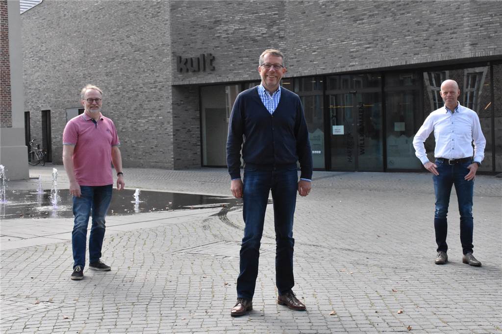 „Keine Konkurrenz“: Schülertag statt Nacht der Ausbildung in Vreden Freuen sich auf den Schülertag (v.l.): Dr. Michael Göring (Vertreter Einzelhandel), Jörg Lenhard (Citymanager und Mitglied Arbeitskreis "Ausbildungsoffensive"), Franz-Wilhelm Frankemölle (Vertreter Industrie).