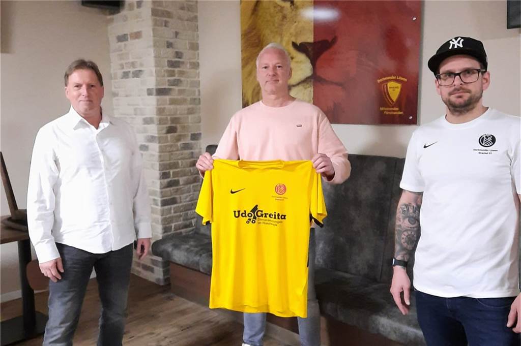 Christian Hampel spricht erstmals über das Aus beim Lüner SV und sein neues Amt in Dortmund Freuen sich über Christian Hampel (m.) im Team: Brackels Vorsitzender Michael Lange (l.) und der Sportliche Leiter Jannis Greita (r.)