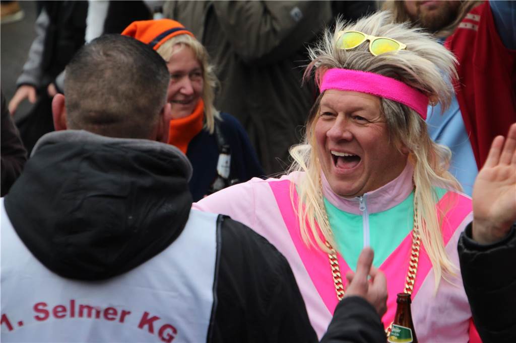 Freunde treffen: Nirgendwo klappt das so gut wie im Karneval. 