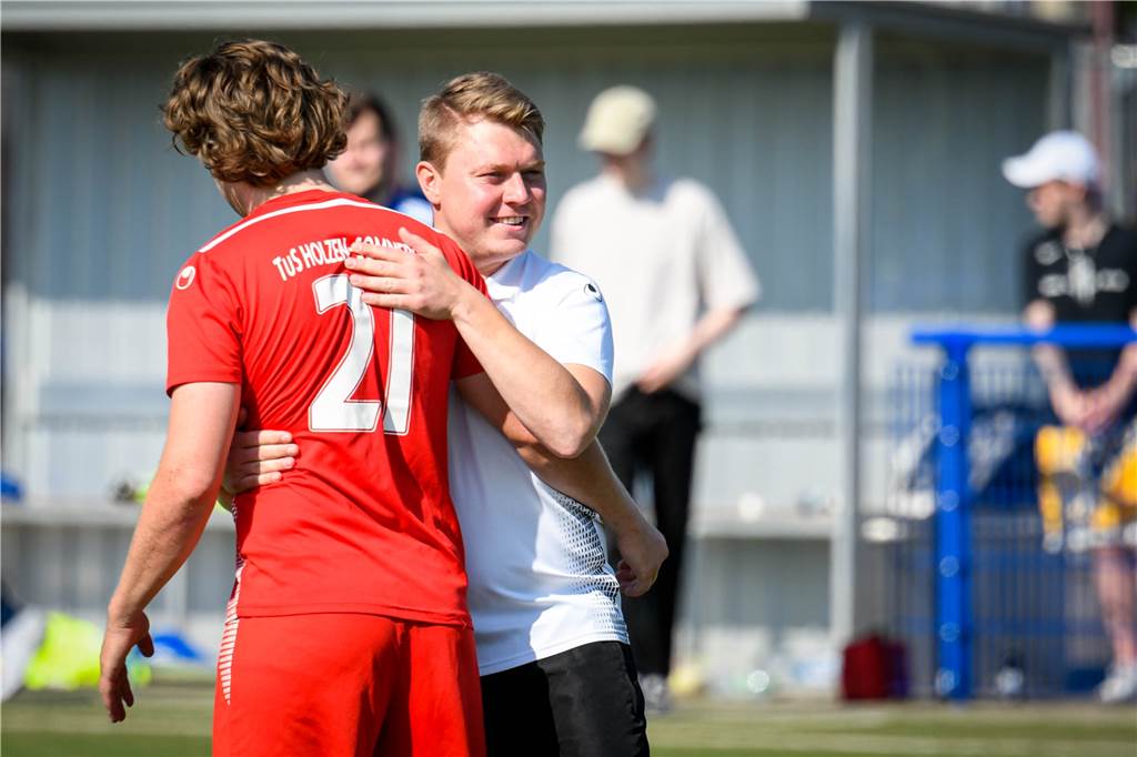 TuS Holzen-Sommerberg: Ein Spiel war entscheidend für den Nichtaufstieg – sieben Abgänge Freut sich auf die Mannschaftsfahrt und den Start in die Vorbereitung: Coach Arne Werner