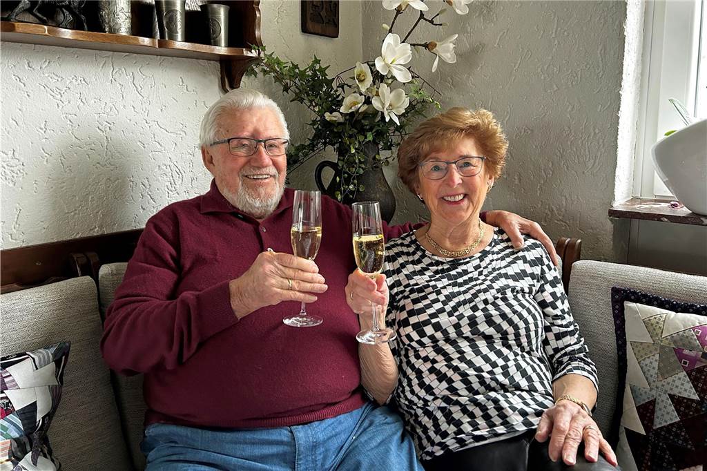 Tumor-Diagnose, Hochzeit, Brand: Diese Geschichten haben 2024 bewegt Friedhelm und Ilona Bredebusch lernten sich 1962 kennen. Keine zwei Jahre später heirateten sie in der Evangelischen Kirche in Dortmund-Dorstfeld.