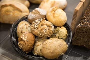Frische Brötchen zu Pfingsten? Kein Problem: Wir verraten, welche Bäckereien wann geöffnet haben. 