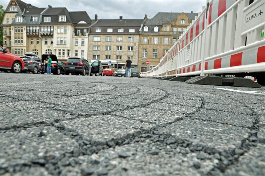 So helfen Pflastersteine in Castrop beim Klimaschutz Frische Luft für den Castroper Markt durch das neue AirClean-Pflaster.