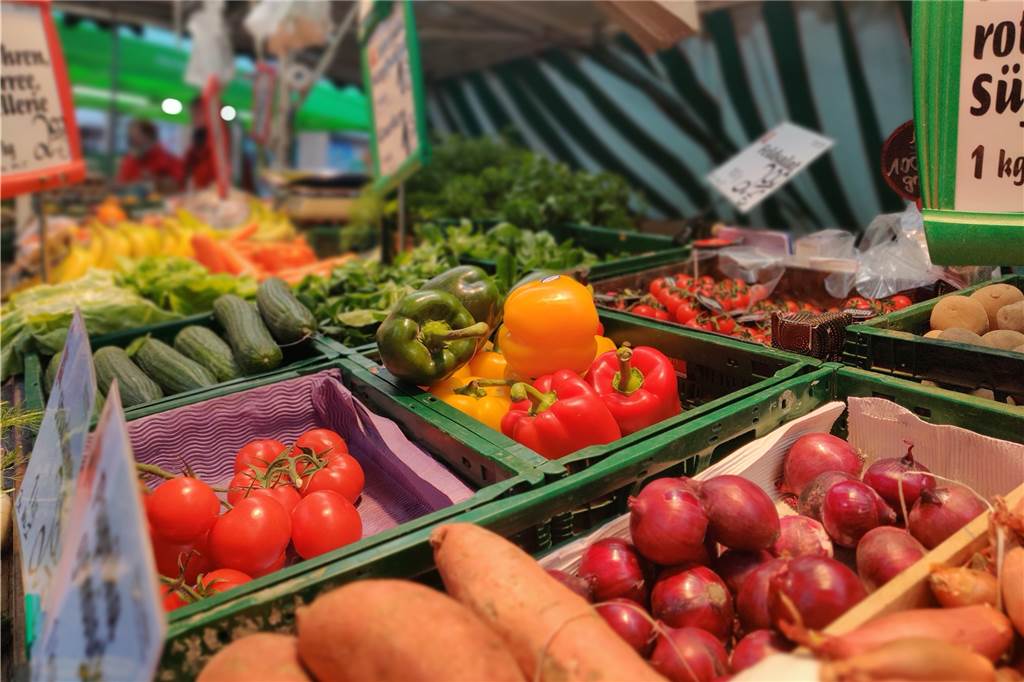 Bonpflicht trifft in Lünen auf wenig Gegenliebe - Händler kritisieren neues Gesetz Frische Ware, die wenig verpackt verkauft wird. Auch das macht einkaufen auf dem Markt nachhaltig.