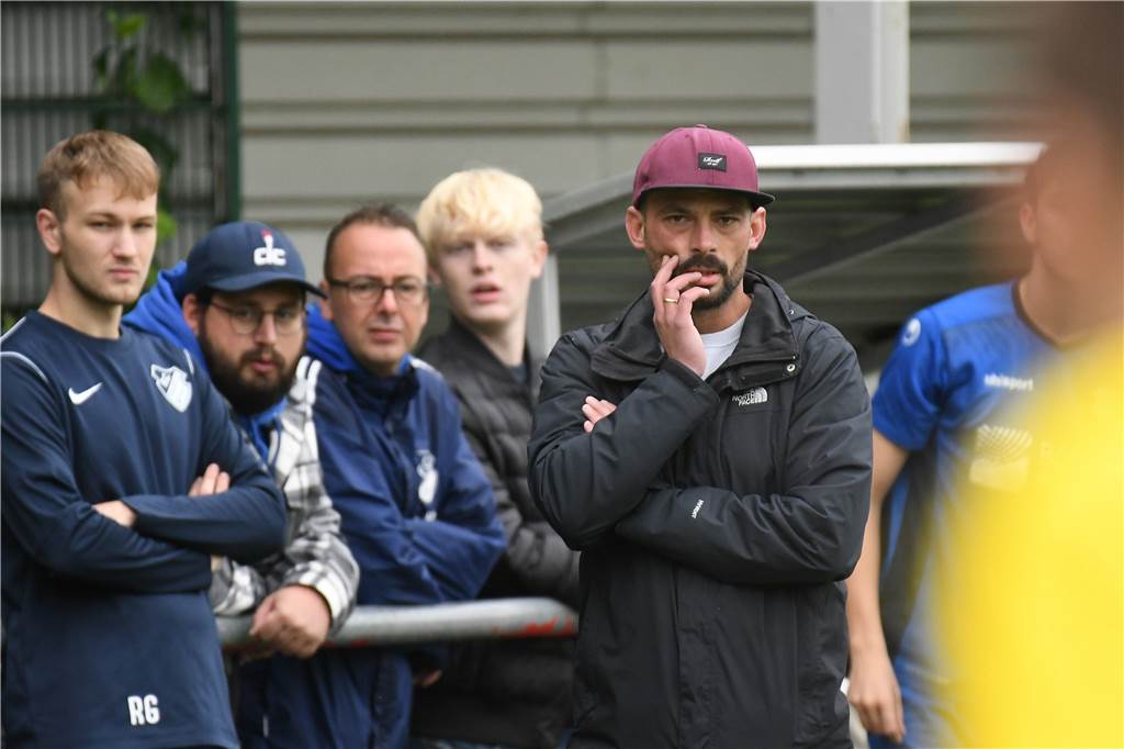 Castrop-Rauxeler Mannschaft feiert spektakuläres Schützenfest - alle vier Minuten ein Tor Frohlindes Coach Björn Goede sah 20 Treffer seiner Schützlinge gegen Trabzonspor Herne III.