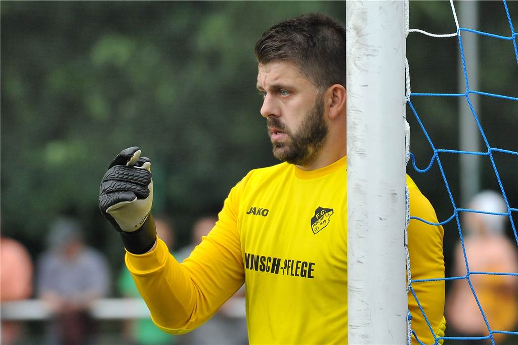 Frohlinde ringt Bövinghausen nieder - das Duell im Ticker Frohlindes Keeper Daniel Schultz.
