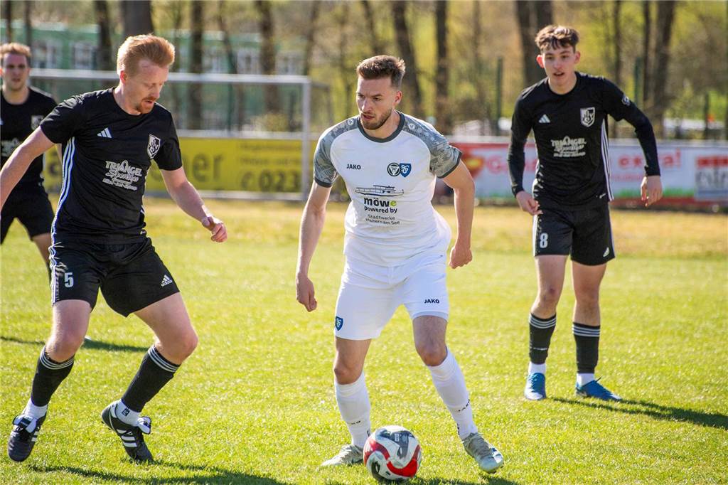 Früh ging der TuS Haltern gegen die Ibbenbürener Spvg. in Führung, kassierte aber kurz vor der Pause den 1:1-Ausgleich. Und dabei blieb es dann auch in Hälfte zwei: Die Landesligisten trennten sich remis.