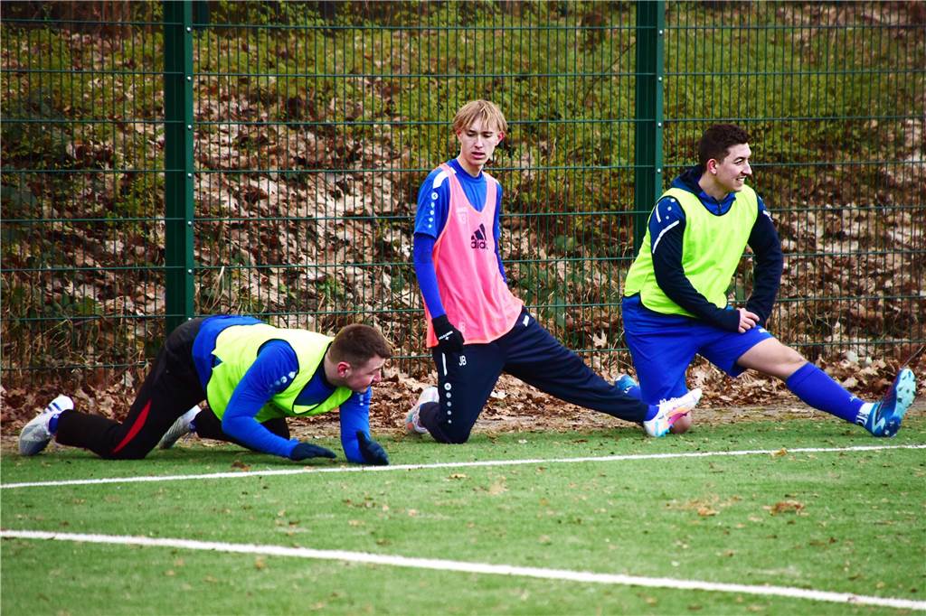 Früh ging der TuS Sythen durch einen direkt verwandelten Freistoß in Führung, in Hälfte zwei drehte Concordia Flaesheim das Spiel dann aber noch mit zwei Toren und ging als Derbysieger vom Platz.