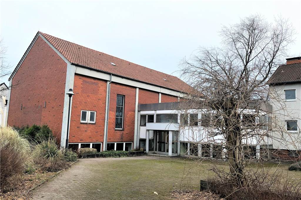 27 neue Wohnungen in Oestrich: Vermietungsbeginn am 1. Dezember 2024 Früher befand sich auf dem Areal an der Straße Auf dem Brauck in Dortmund-Oestrich ein Gemeindezentrum. Aktuell werden hier drei Mehrfamilienhäuser gebaut.