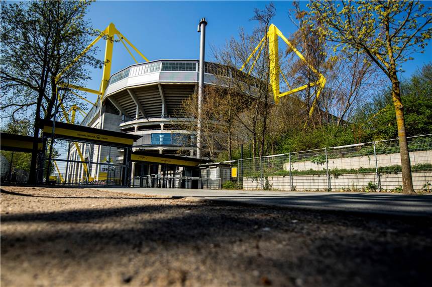 DFL, DFB und UEFA beraten: BVB blickt auf spannende Woche Frühestens im Mai rollt im Signal Iduna Park wieder der Ball.