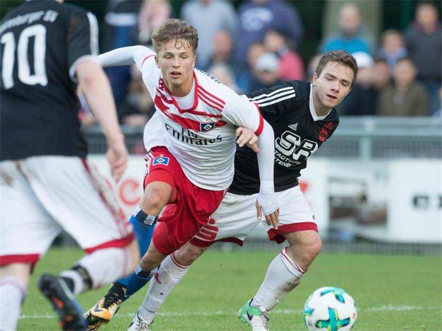 Arp führt Aufgebot - Bayern-Keeper Früchtl fehlt Führt das DFB-Aufgebot bei der U17-WM in Indien an: Jann Fiete Arp vom HSV. Foto: Jörg Sarbach