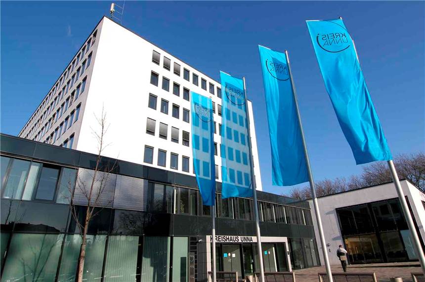 Landratskandidaten im Porträt: Vier Männer und eine Frau wollen das Kommando im Kreishaus Fünf Kandidaten, ein Ziel: Mario Löhr (SPD), Marco Morten Pufke (CDU), Herbert Goldmann (Grüne), Susanne Schneider (FDP) und Andreas Dahlke (GfL) wollen nach der Landratswahl das Kommando im Kreishaus Unna übernehmen.