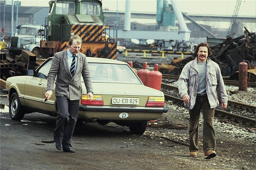 Zwei bekannte Gesichter: Der Tatort-Regisseur und der Tatort-Fotograf Fünf Tatort-Filme mit Götze George (r.) und Eberhard Feick hat Helmut Orwat als Standfotograf begleitet.