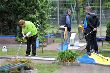 Fünf Teams bevölkern bei Heimspieltagen des BGSV Castrop-Rauxel die Anlage am Parkbad Nord in Ickern.