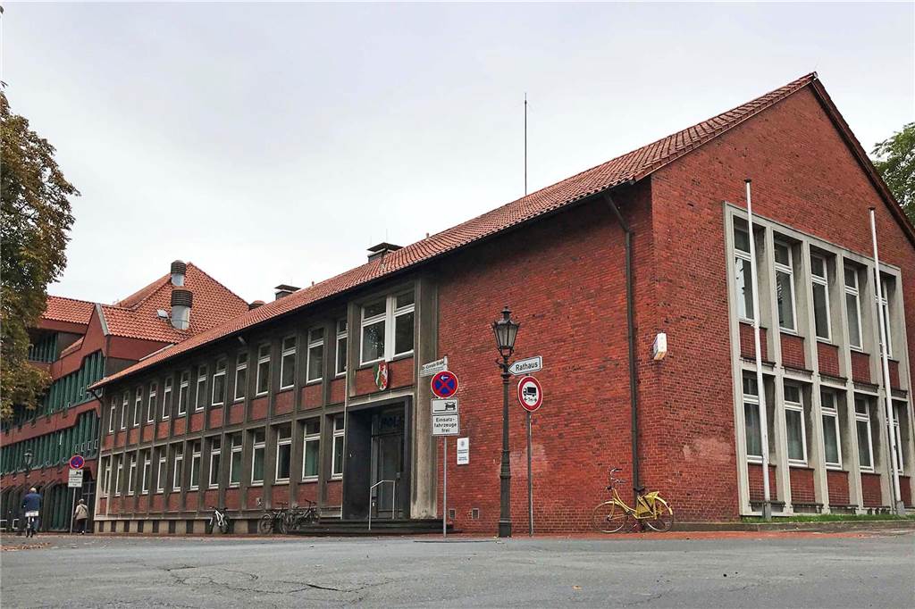 Fraktionen lehnen Verwaltungsneubau inklusive Parkdeck einstimmig ab Polizeigebäude in der Innenstadt von Haltern