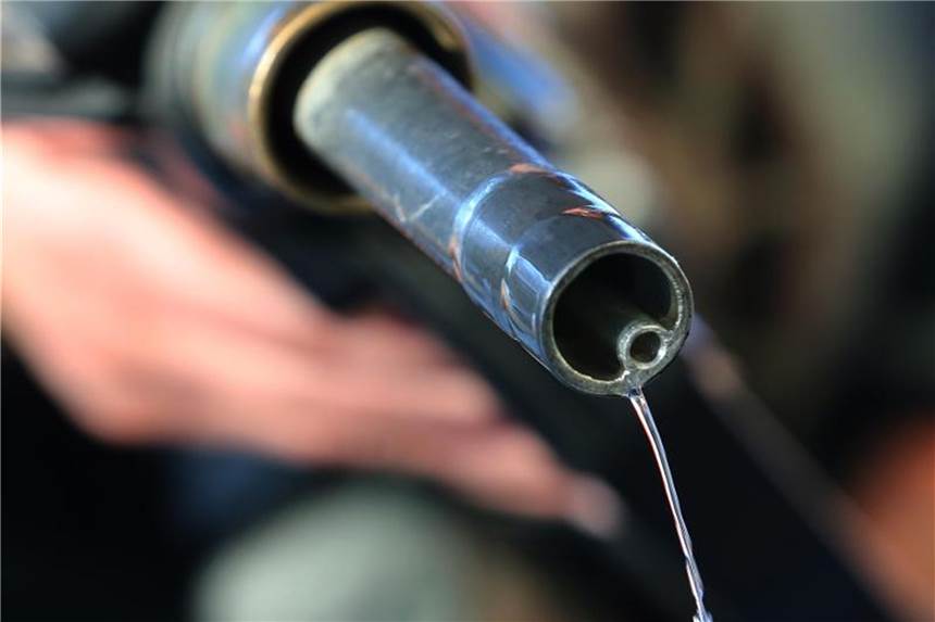 Für alle Fälle: Einige Menschen haben noch immer einen kleinen Reservekanister mit Sprit im Auto. Foto: Karl-Josef Hildenbrand
