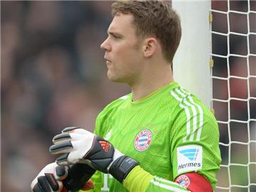 Für Bayern-Torwart Manuel Neuer ist das Weiterkommen Pflicht. Foto: Peter Steffen