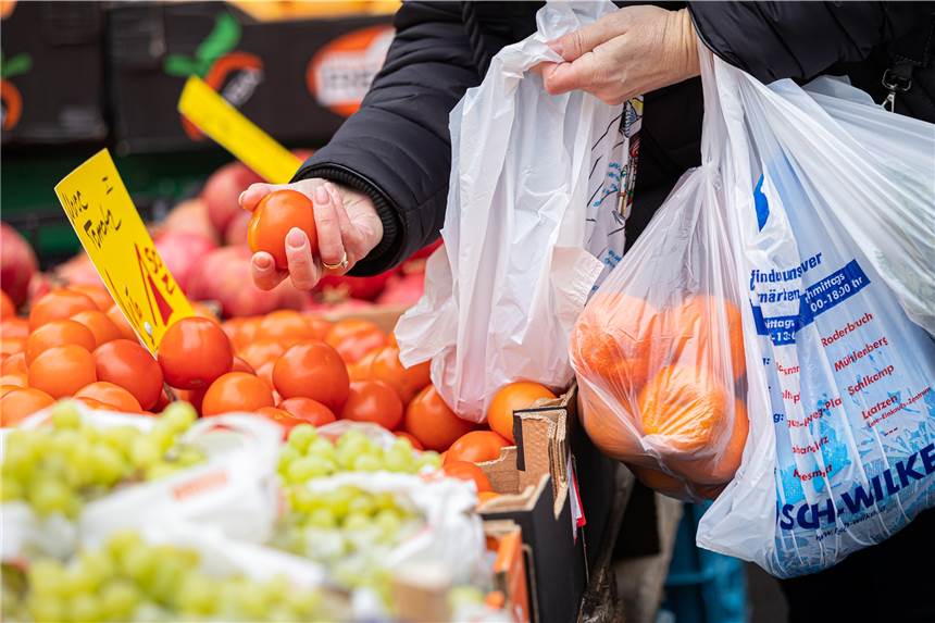 Obst und Gemüse ohne Mehrwertsteuer: Umweltbundesamt will entlasten Für bestimmte Lebensmittel sollte die Mehrwertsteuer auf null gesenkt werden, fordern Fachleute.