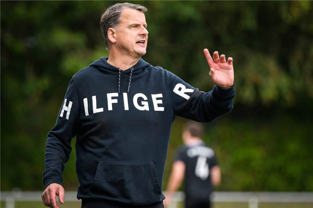 Corona-Fälle und Verletzungen: BV Brambauer verzichtet auf Pokalduell gegen den VfB Lünen Für BVB-Trainer Frank Bidar liegt der Fokus in dieser Saison einzig und alleine auf der Meisterschaft.