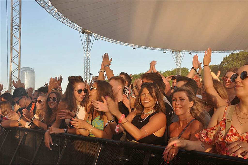 Besucher des Sunset Beach Festivals in Haltern