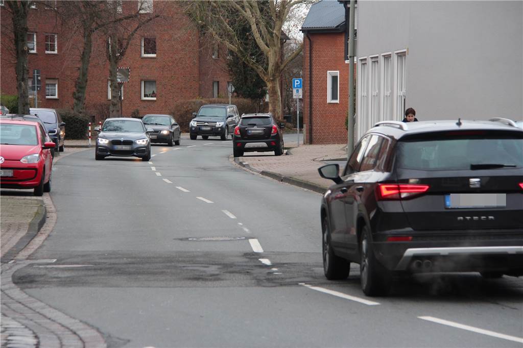 Mehr Verkehrssicherheit in der Ludgeristraße durch radikale Maßnahme? Für das Teilstück der Ludgeristraße, für das derzeit Tempo 50 gilt, prüft die Stadt eine Temporeduzierung auf 30 km/h.