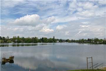 Für den Badebetrieb ist der Ternscher See aktuell noch nicht freigegeben.