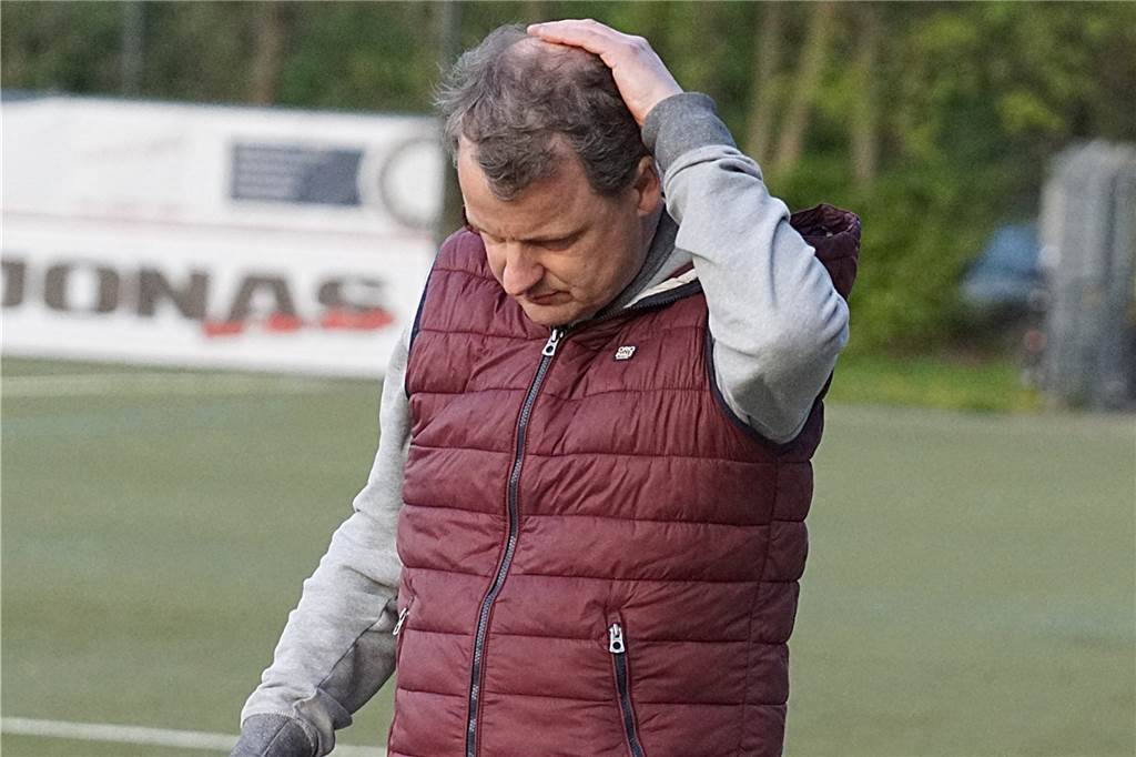 Für den BV Brambauer und Trainer Frank Bidar wachsen die Abstiegssorgen. 