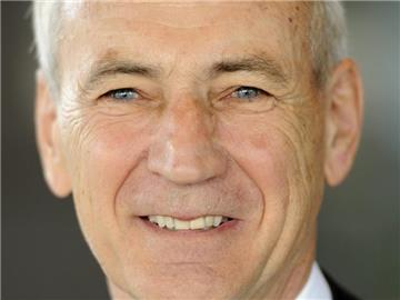 Für den Präsidenten des Deutschen Handballbundes, Bernhard Bauer, hat die WM-Bewerbung 2019 Priorität. Foto: Marius Becker