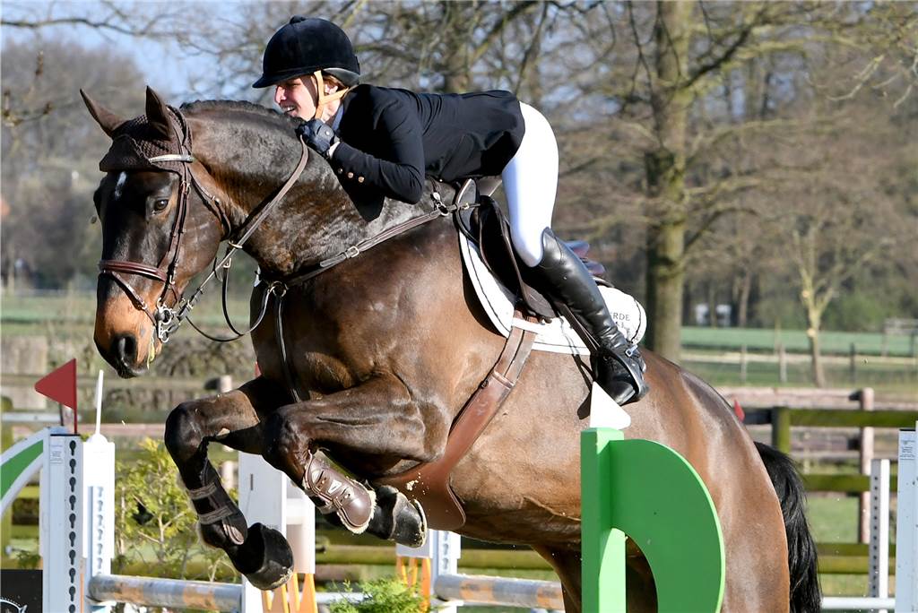 Ehning und Co. – so haben die Reiter der Region in Lette abgeschnitten Für den RV Südlohn-Oeding ging Christina Gierlich in Lette an den Start, hier auf Big Sexy.