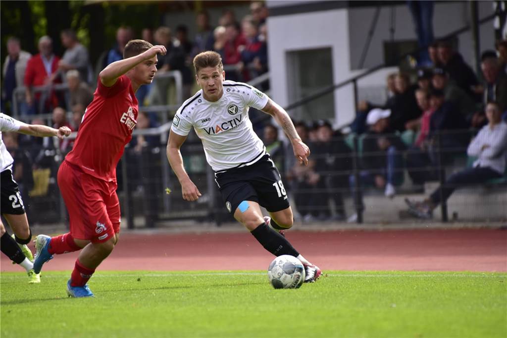 Dortmunds Gosens: Unbekannter A-Liga-Spieler schafft es zum Regionalligisten TuS Haltern Für den TuS Haltern spielte Robin Schultze (r.) in der Regionalliga.