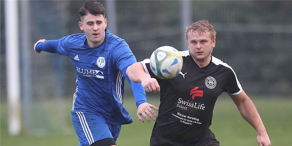Kreispokal: Habinghorst besiegt Dauer-Gegner - Pöppinghausen mit Wunschergebnis gegen DSC Für den VfB Habinghorst spielte Lukas Balassas (l) im Kreispokalspiel beim RSV Holthausen eine Schlüsselrolle.