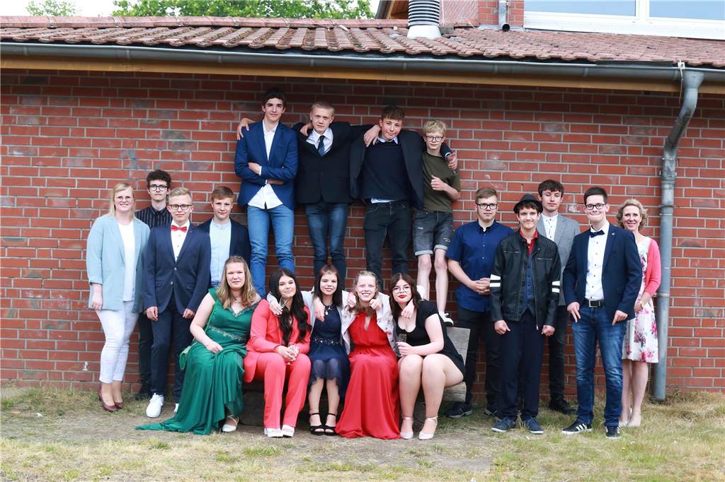 Emotionale Abschlussfeier an der St.-Felicitas-Schule Für die 20 Schülerinnen und Schüler der 10. Klasse endete nun die Schulzeit an der St.-Felicitas-Schule.