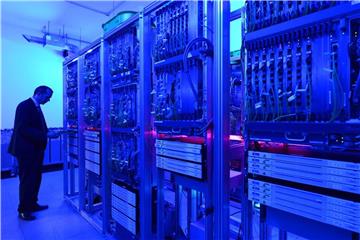 Für die Funktion der technischen Systeme in einem Betrieb sind meist IT-Fachkräfte verantwortlich. Foto: Martin Schutt/Symbolbild