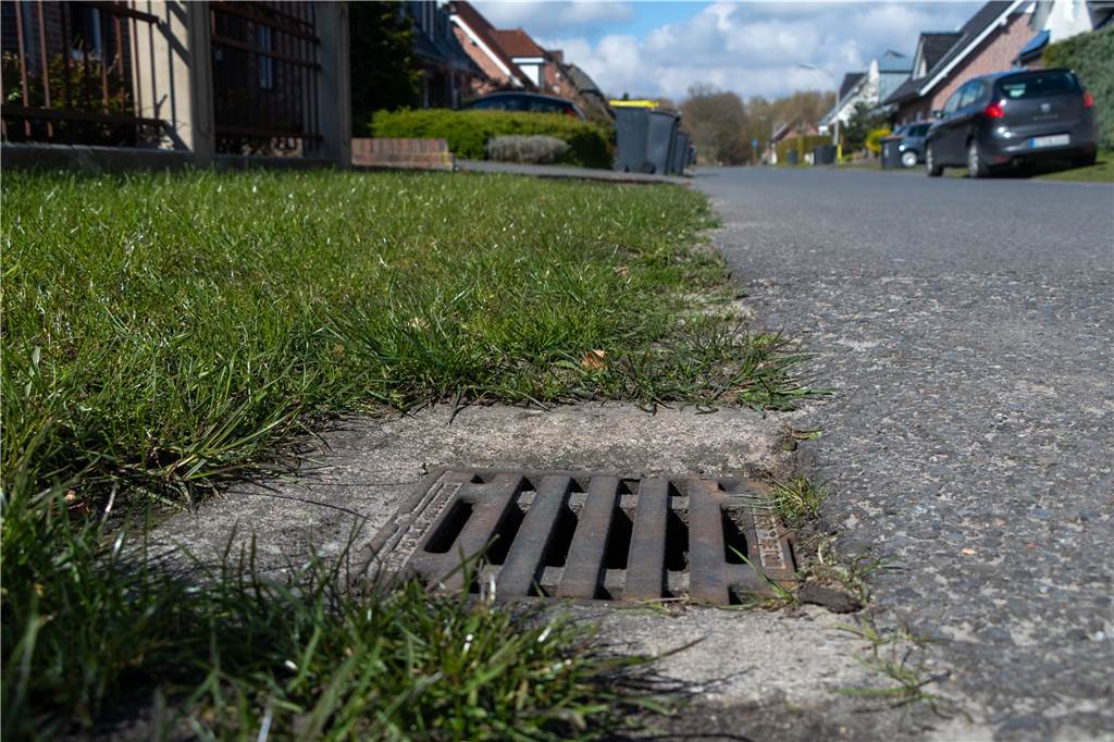 Anlieger über Endausbau: „Ich glaube nicht, dass jeder das Geld hat“ Für die geplanten Regenmulden im Leuskesweg hat sich eine Fördermöglichkeit aufgetan.