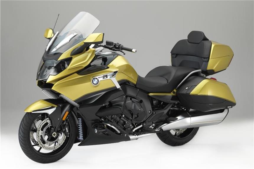 BMW K 1600 Grand America ab 25 070 Euro Für die große Reise: Die BMW K 1600 Grand America kommt 2018 zu Preisen ab 25 070 Euro auf den Markt. Foto: Arnold Debus/BMW/dpa