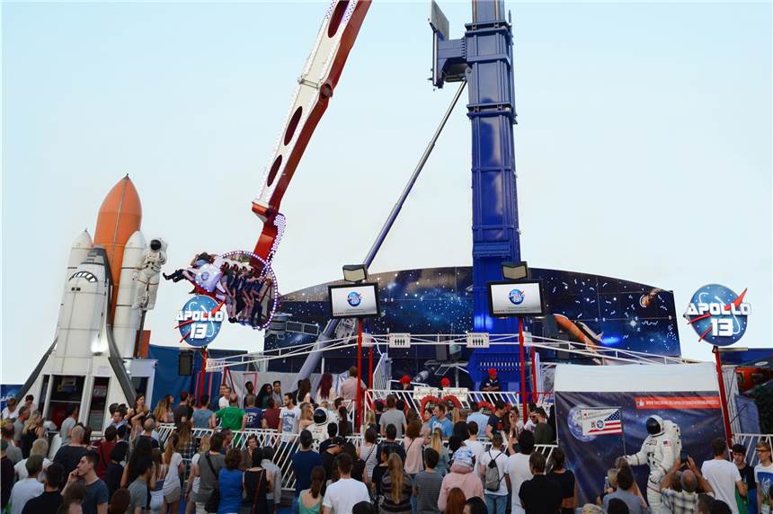 Himmelfahrtskirmes präsentiert sich mit Giant Booster der Superlative Für die Himmelfahrtskirmes konnte der, nach Angaben der Schausteller, „einzige voll thematisierte Giant Booster der Welt" gewonnen werden.