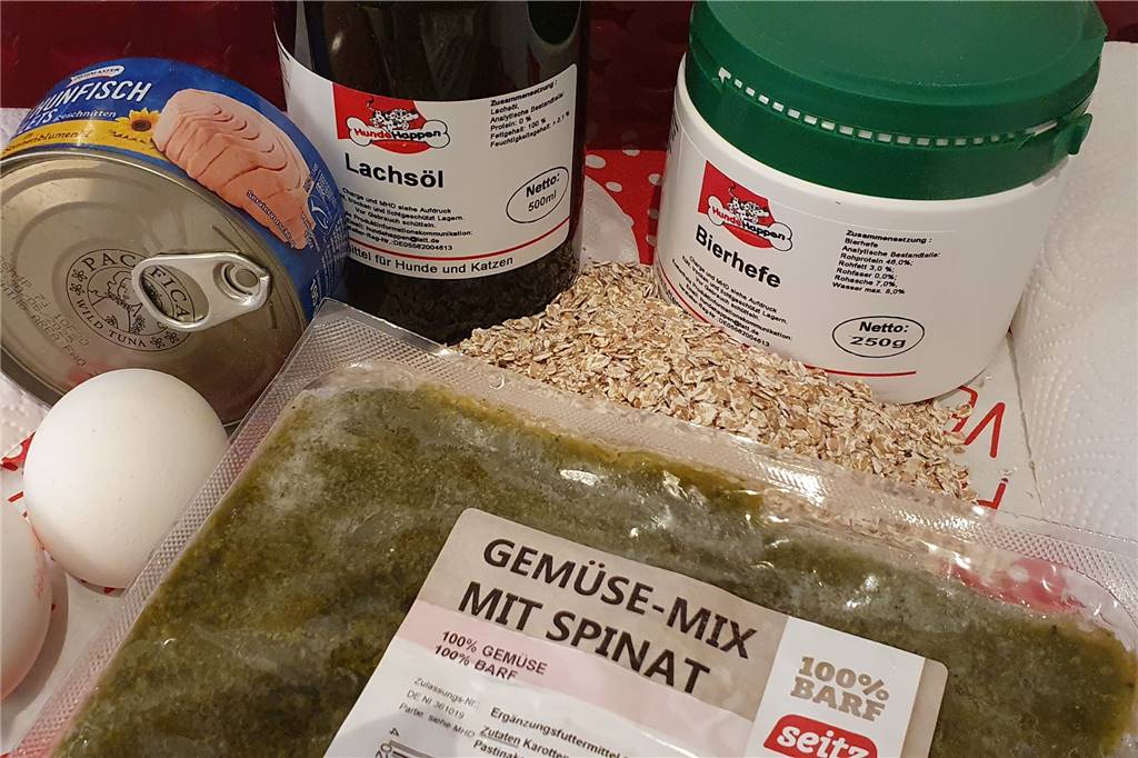 Gesunde Leckerlies für Vierbeiner: So werden Hundekekse gebacken Für die Hundekekse braucht es nur wenige Zutaten.