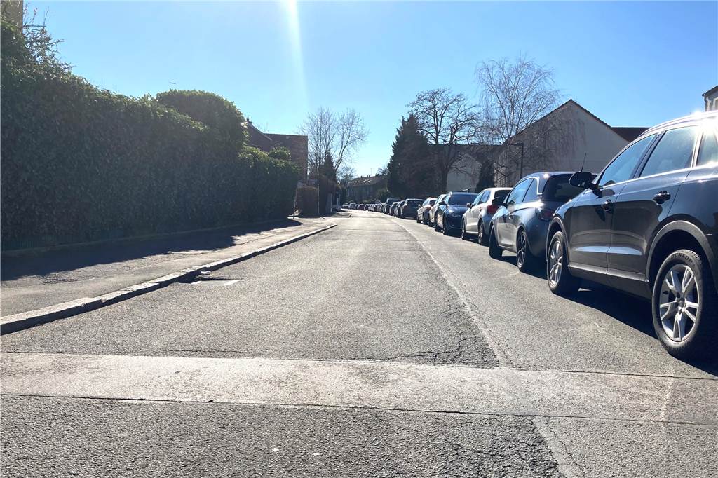 ADFC kritisiert geplante Trassenführung der Velo-Route nach Hombruch Für die jetzt geplante Strecke der Veloroute könnte sich der ADFC den Weg vom Krückenweg aus über Helenenbergweg oder Solbergweg (Foto), Am Schmandsack, Pulverstraße schließlich bis hin zur Harkortstraße vorstellen.