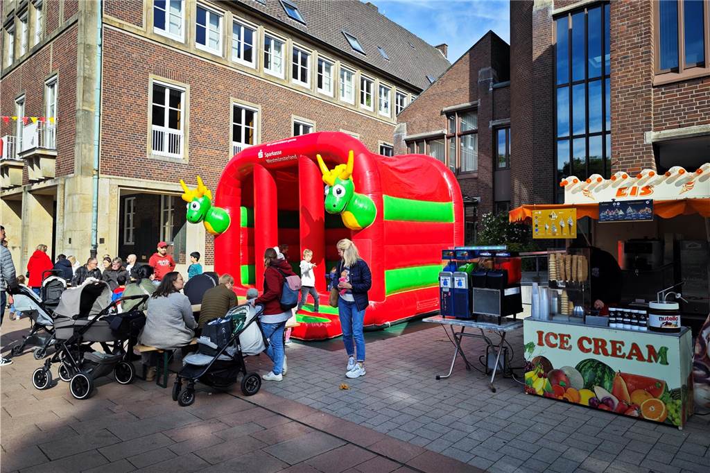 Viele Fotos vom Herbstmarkt in Ahaus: Ein Bummel durch die volle Innenstadt