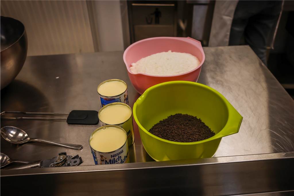 Dortmunder Café schickt „Liebesbomben“ nach halb Europa - das ist das Rezept Für die Liebesbomben sind nur wenige Zutaten notwendig.