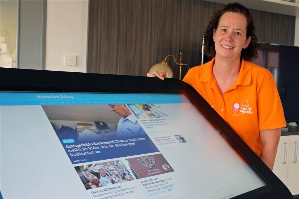 Digitaler Weg in der Tagespflege: Care Table bereichert den Pflegealltag Für die Mitarbeiter ergeben sich ganz neue Möglichkeiten im Alltag. Der Care Table ergänze das Betreuungsprogramm, wie Karin Bennemann erklärt.