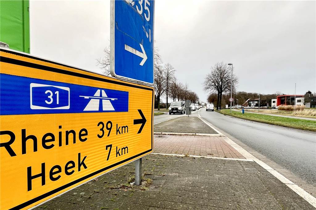 Schumacherring: Kreisverkehr wird für Atommülltransporte umgebaut Kreisverkehr Richtung Heek