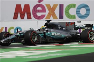Für die Qualifikation zum Grand Prix von Mexiko ist Lewis Hamilton trotz des zweiten Platzes beim Training Favorit. Foto: Rebecca Blackwell