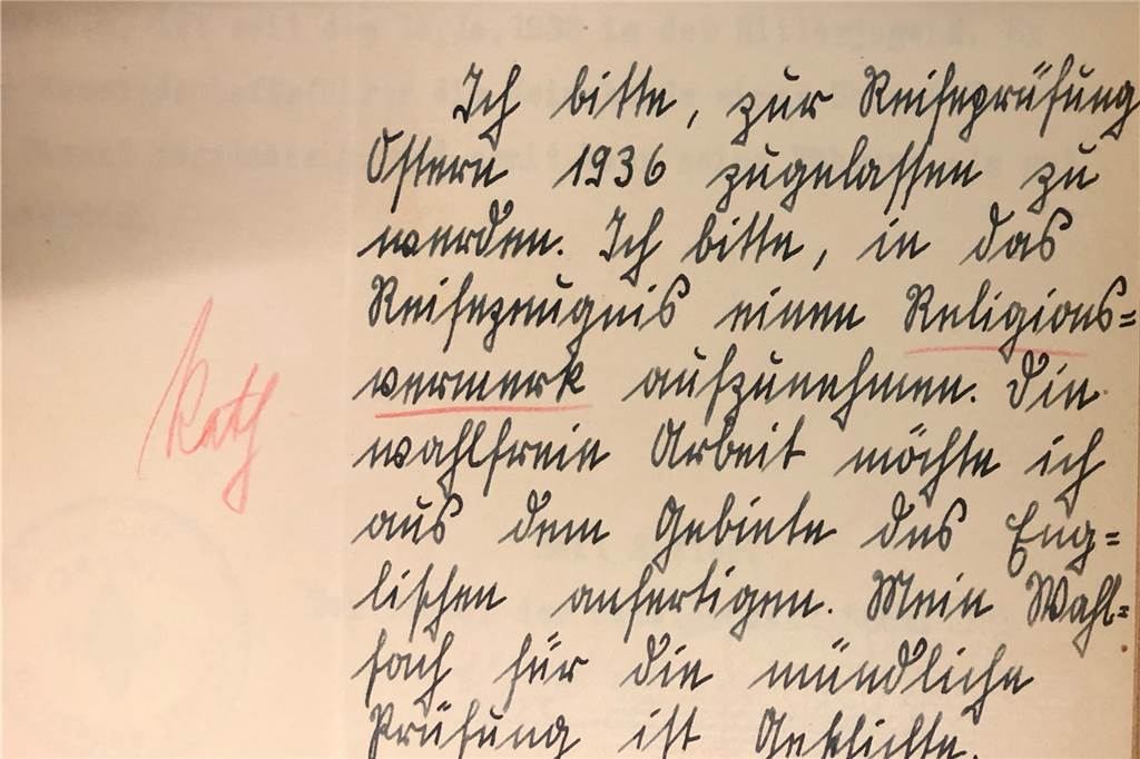 Im Archiv des ASG: Als das Abitur noch eine echte Reifeprüfung war Für die Reifeprüfung musste man sich bewerben.