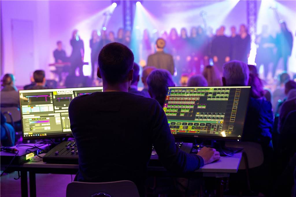 VGK-Schüler freuen sich auf Sommerkonzerte: „Walking on Sunshine“ Für die richtige Stimmung wird neben der Band auch ein Team von technisch versierten Schülern mit einer Licht-Show sorgen.