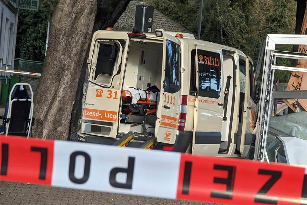 Polizeiabsperrung am Unfallort in Dortmund-Kirchlinde.