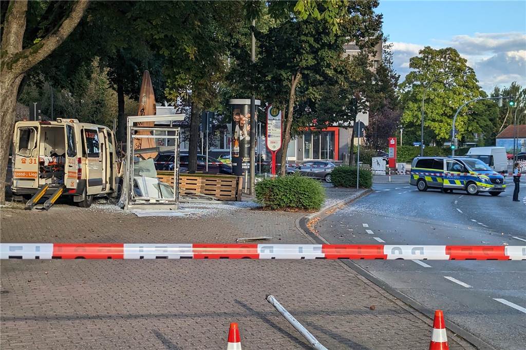 Polizeiabsperrung am Unfallort in Dortmund-Kirchlinde.