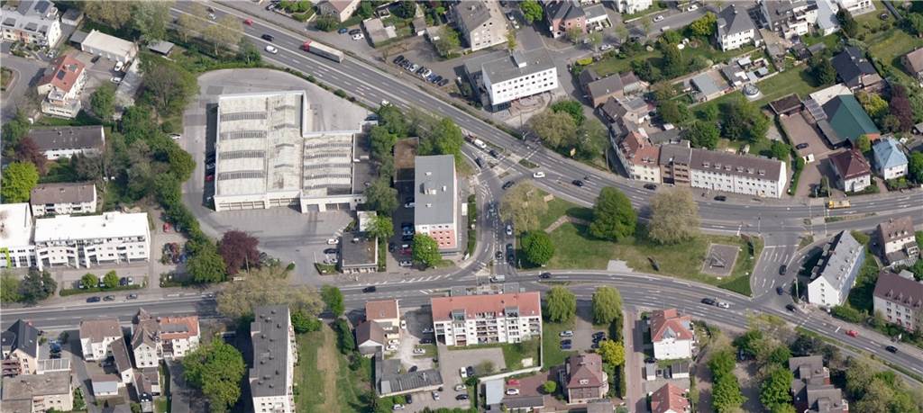 Altstadtring: Neue Kreuzungen und zwei breite Fahrspuren für Radfahrer Für die Verkehrsführung am Engelsburgplatz gibt es derzeit zwei Varianten.