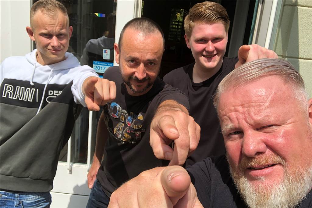 Der Alte Bahnhof wird ein Barbecue-Restaurant - mit Friedchen’s-Kult-Koch Kay Fräder Für diese Selfies ist das Friedchen's-Team bekannt.